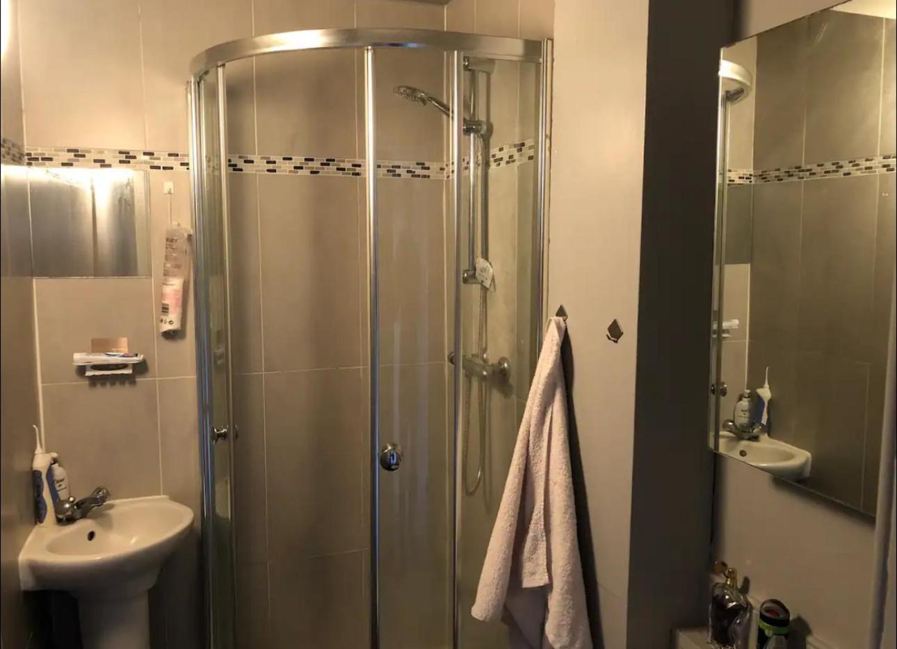 Gasthof Cosy, Large Double In A Shared Flat Edinburgh