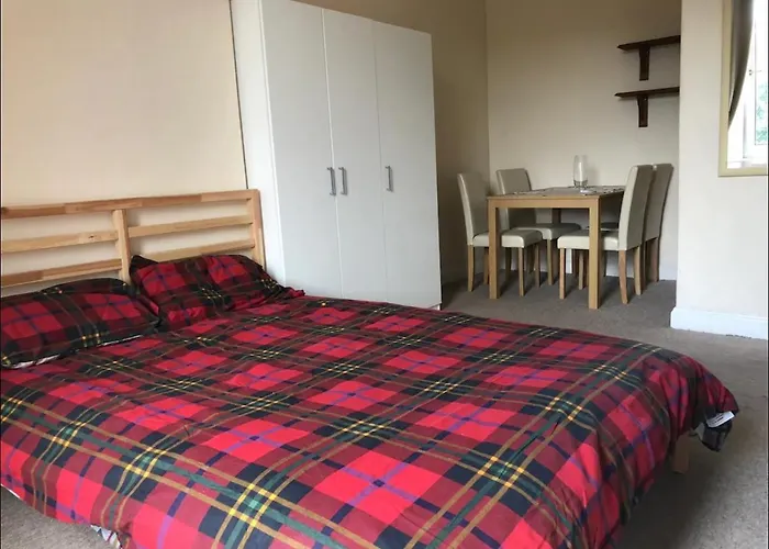 Cosy, Large Double Room In A Shared Flat
